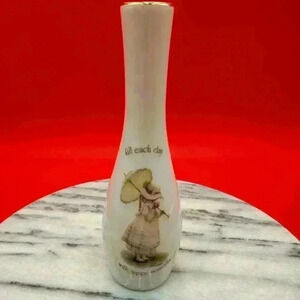 Holly Hobbie BUD VASE “Fill Each Day with Happy Moments” Porcelain Vintage 1978